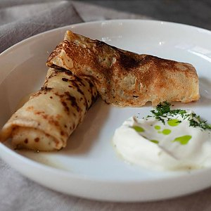 Блины с цыпленком и сметаной, Каролин