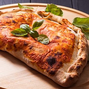 Пицца Кальцоне, Borgo Italia