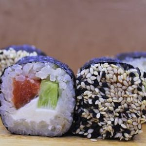 Ролл Момо, Sushi 4U