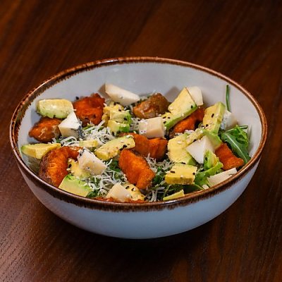 Заказать Салат теплый с форелью, Эдисон Бар