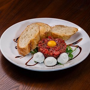 Тар-тар из говядины, Эдисон Бар