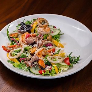 Салат с гребешками, Эдисон Бар