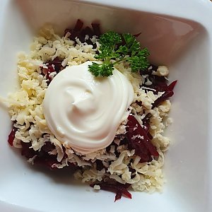 Салат из свеклы с сыром и чесноком, Кафе Паланэз