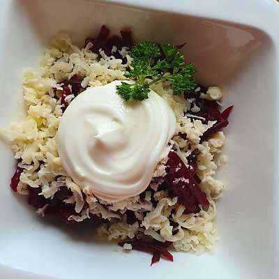 Заказать Салат из свеклы с сыром и чесноком, Кафе Паланэз
