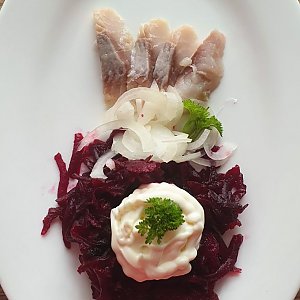 Салат из свеклы с сельдью, Кафе Паланэз