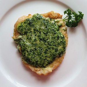Куриное филе запеченное со шпинатом, Кафе Паланэз