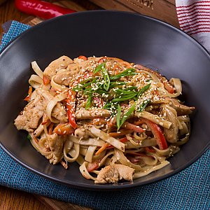 ВОК с курицей и кунжутным соусом, Kannam Chicken - Брест