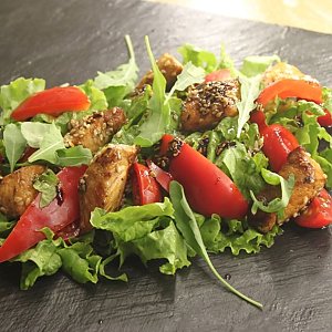 Теплый салат с курицей терияки, Кафе Закольцово-Люкс