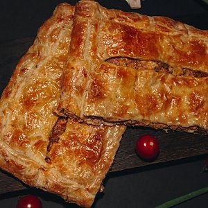 Пирог слоеный с ветчиной и сыром, Vилки и Lожки