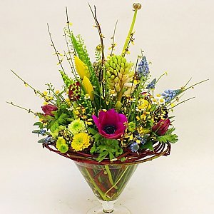 Композиция в вазе Весна Пришла, Sadovskaya Flowers