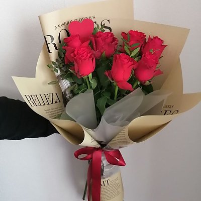Заказать Букет из 7 роз с зеленью, ROZMARI