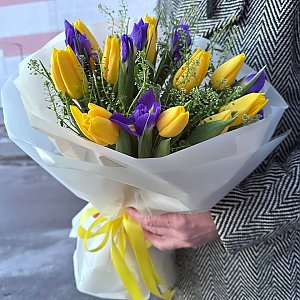 Букет Тюльпаны с ирисами, ROZMARI