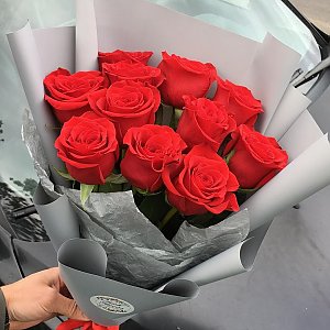 Букет 11 роз в упаковке, FRESH FLOWERS