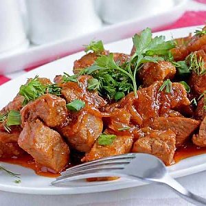 Поджарка из свинины с луком, рис Басмати с маслом, Кафе Трактир