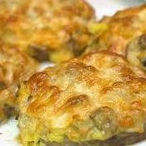 Биточки куриные с рисом, запеченные с овощами, спагетти с маслом, Кафе Трактир