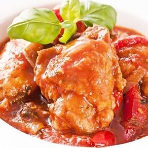 Бедрышки куриные Чахохбили, макароны отварные с маслом, Кафе Трактир