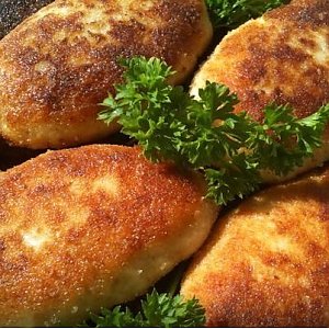 Зразы из свинины с грибами, гречка отварная с маслом, Кафе Трактир