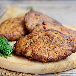 Печеночные оладьи, пюре картофельное с маслом, Кафе Трактир