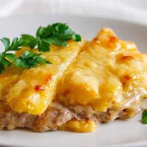 Куриное филе с ананасами по-французски, пюре картофельное с маслом с маслом, Кафе Трактир