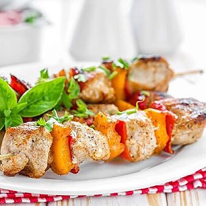 Шашлычок куриный с чесночным маслом и пармезаном, Кафе Трактир