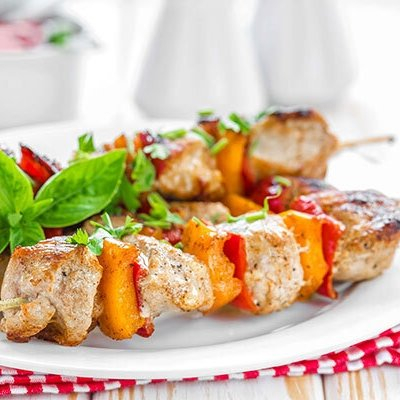 Заказать Шашлычок куриный с чесночным маслом и пармезаном, Кафе Трактир