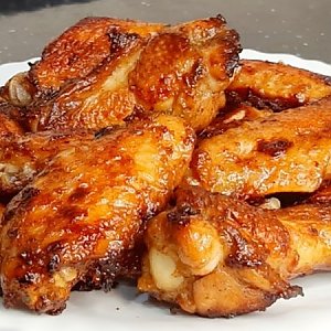Плечики куриные запеченные с соусом, макароны отварные с маслом, Кафе Трактир
