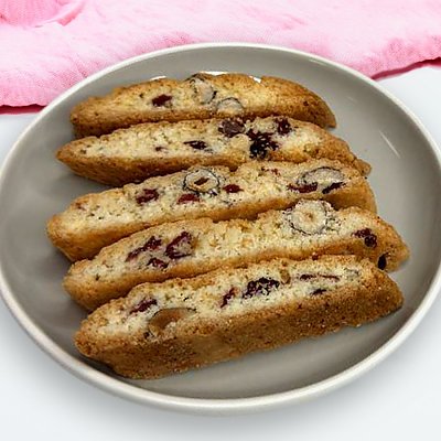 Заказать Кантуччи с фундуком и клюквой, Salad Drive - Минск