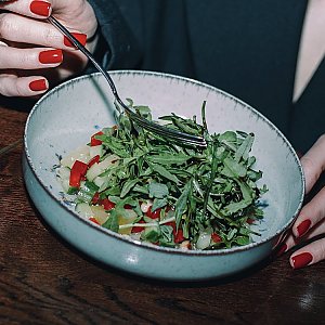 Салат с жаренными ананасами, Бар СОН - Гродно