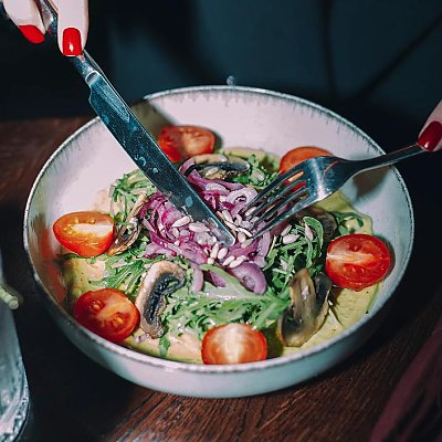 Заказать Салат с жаренными шампиньонами, Бар СОН - Гродно