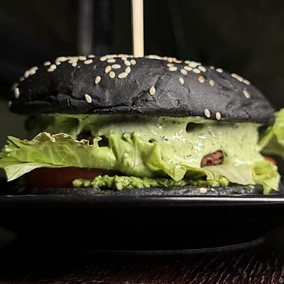 Заказать Бургер черный с песто, Бар СОН - Гродно