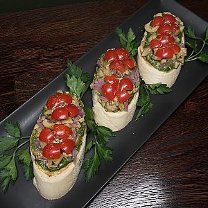 Брускета с песто и черри, Бар СОН - Гродно