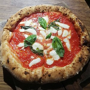 Пицца Маргарита, Траттория Napoli