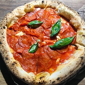 Пицца Пепперони, Траттория Napoli