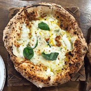 Пицца Формаджи, Траттория Napoli