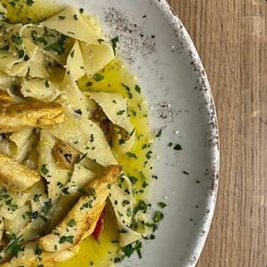 Паппарделле Алио-Олио, Траттория Napoli