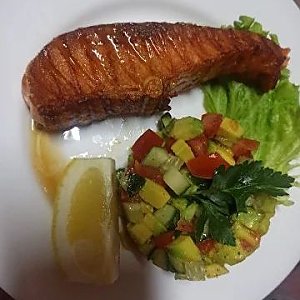 Стейк из семги с авокадо, Grill House