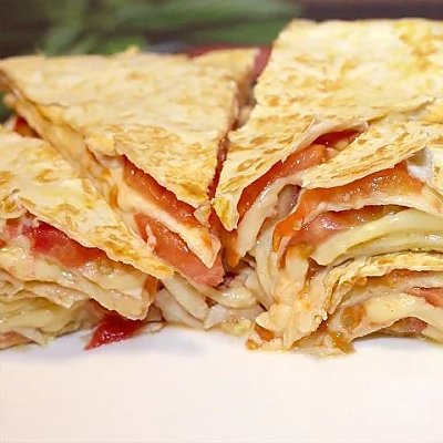 Заказать Лаваш жареный с сыром, помидором и зеленью, Grill House