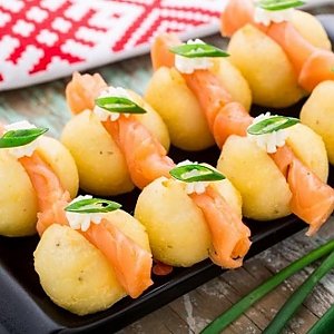 Клецки с лососем, Суши Хата