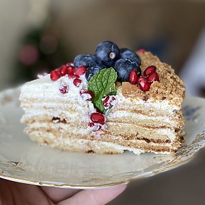 Торт Медовый с фруктами и кремом (весовое), Торты в Мозыре