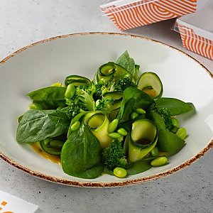 Зеленый салат с эдамаме, IL Патио