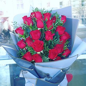 Букет из 25 красных роз, Лора