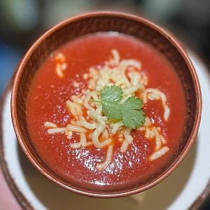 Томатный крем-суп с моцареллой и сулугуни, Et Evi