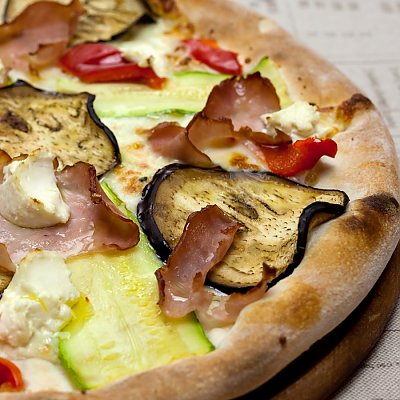 Заказать Пицца Меланзане Пикант гранде (900г), Траттория Маркони