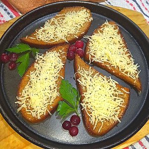 Гренки с чесноком и сыром, Карчма на Шклоускiм базары