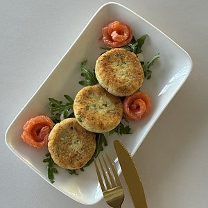 Сырники соленые с форелью, Меланж