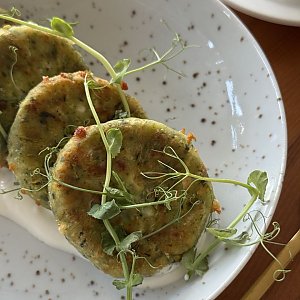 Сырники с моцареллой и шпинатом, Меланж