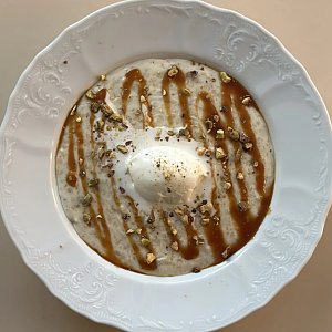 Овсяная каша с солёной карамелью и ванильным мороженым, Бона Сфорца