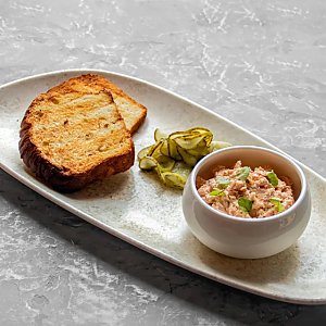 Сайка хлеба с риетом из семги, Terra - Минск