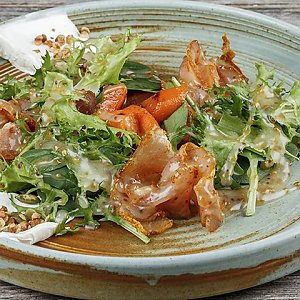 Теплый салат с глазированной морковью, мягким сметанным сыром и вяленой свининой, Литвины - Минск