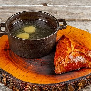 Бульон с разварной курицей, лапшой и перепелиным яйцом и бабушкиным пирожком, Литвины - Гродно